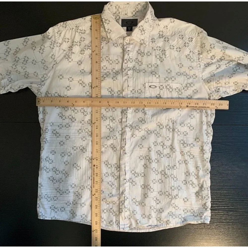 Oakley Button‎ Up Short Sleeve Shirt White/Gray Embroidered Logo Men's XL